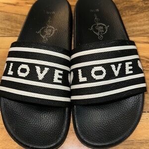 Sole Mates “Love Slides” Size Med (7/8) - Great Condition! Black snd White
